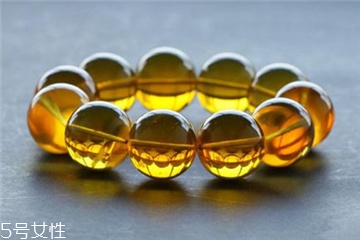 琥珀手鏈一般多少錢(qián) 幾百元就能買(mǎi)到