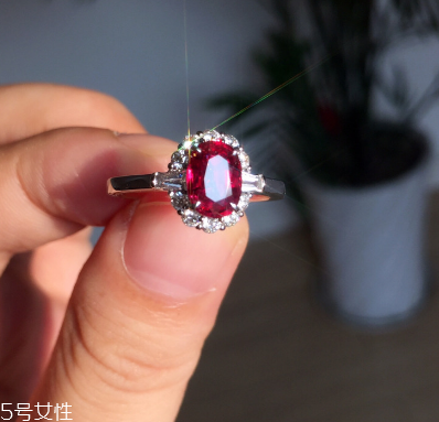 紅寶石戒指一般多少錢(qián) 看寶石品質(zhì)決定