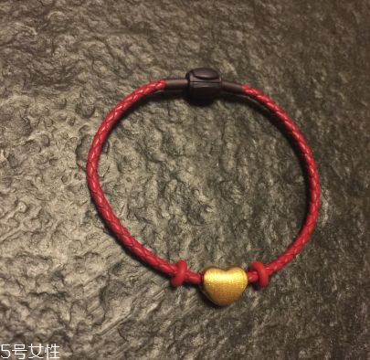 轉(zhuǎn)運珠戴左手還是右手 要注意這些講究