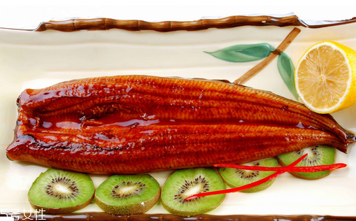 鰻魚為什么那么貴 因?yàn)闋I養(yǎng)價值高