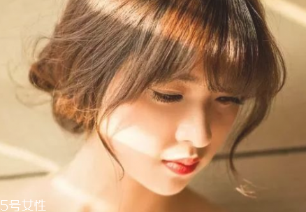 熬夜長(zhǎng)痘痘怎么辦？去除痘痘小竅門(mén)