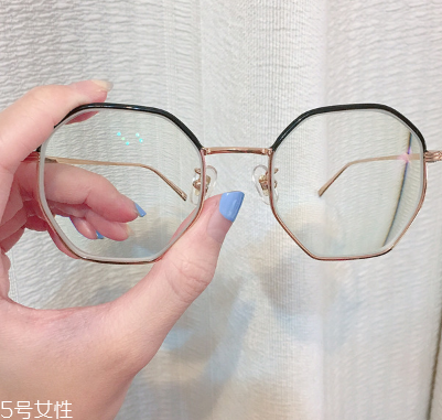 近視眼鏡一般多少錢(qián) 眼鏡價(jià)位很重要