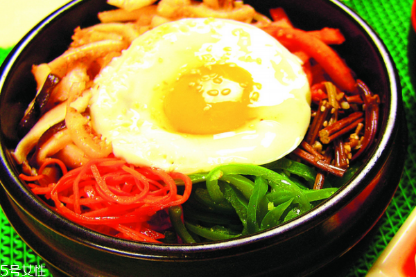 石鍋拌飯是哪個(gè)國家 發(fā)源地為韓國全羅北道