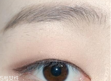 單眼皮眼妝的畫(huà)法步驟圖片 最流行的單眼皮眼妝畫(huà)法