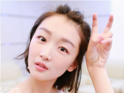 單眼皮眼妝的畫(huà)法步驟圖片 最流行的單眼皮眼妝畫(huà)法