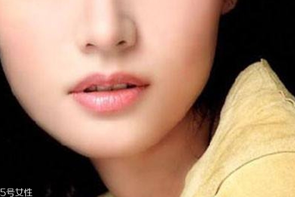 鼻頭冒痘是反應哪里的問題 消化系統異常