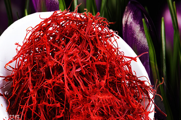 藏紅花為什么那么貴 主要是因?yàn)楫a(chǎn)量低