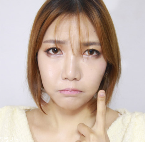 中午睡覺(jué)起來(lái)怎么補(bǔ)妝 快速補(bǔ)妝技巧