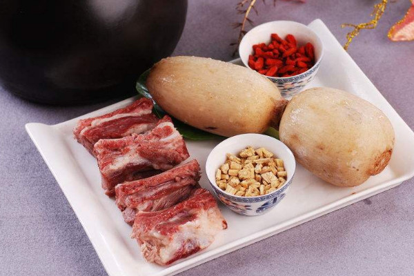 蓮藕怎么知道它粉不粉？別光看外表還得看孔數(shù)