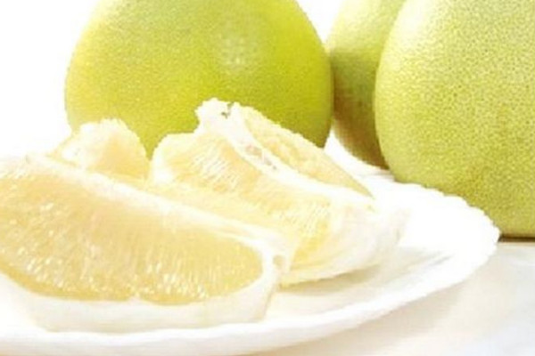 吃沙田柚對(duì)身體有什么好處？買的時(shí)候一掂二摸三擠壓