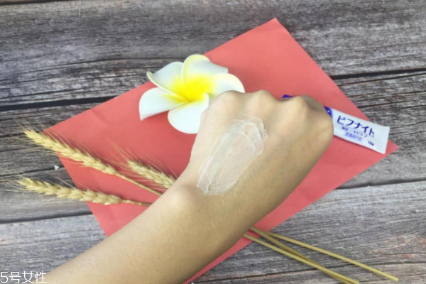 小林祛痘膏效果怎么樣 味道難聞卻是實力派