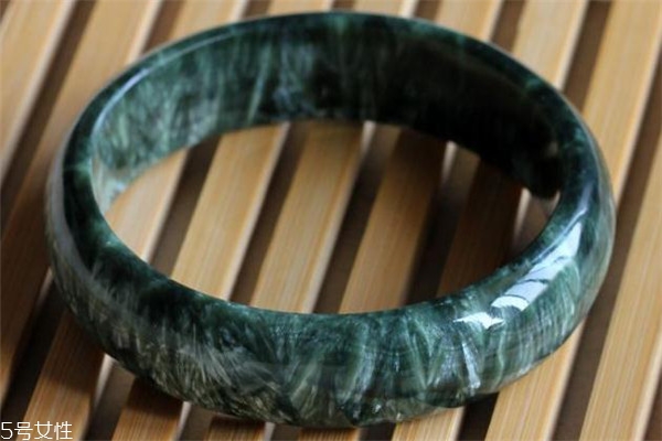 綠龍晶多少錢(qián)一克 價(jià)值并不高