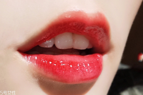 ysl唇釉9和46哪個(gè)好看 ysl唇釉9和46對比圖