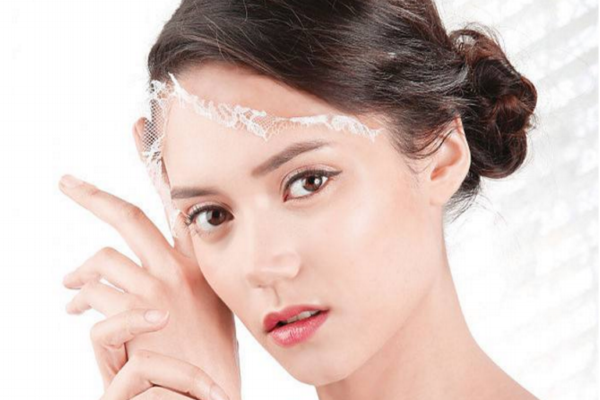 想變白富美，先學(xué)會這些美白技巧