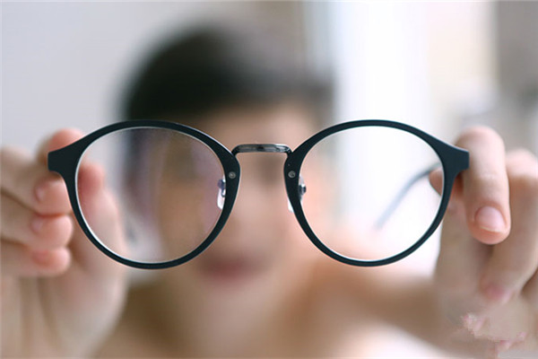 如何有效控制近視？視光師護(hù)眼4重點(diǎn)