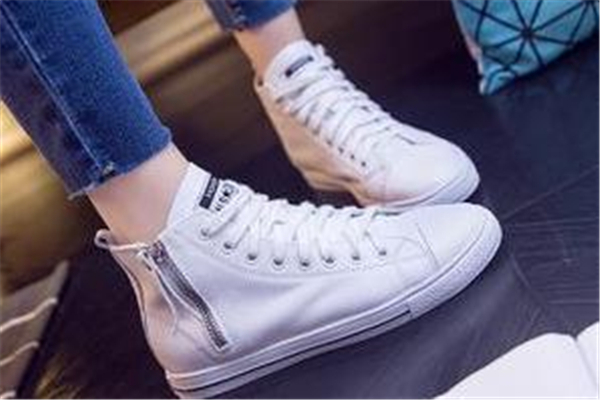 小白鞋什么季節(jié)穿？適合穿小白鞋的季節(jié)