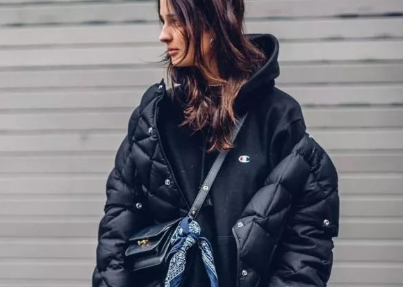 羽絨服可以烘干嗎？羽絨服能用烘干機嗎？