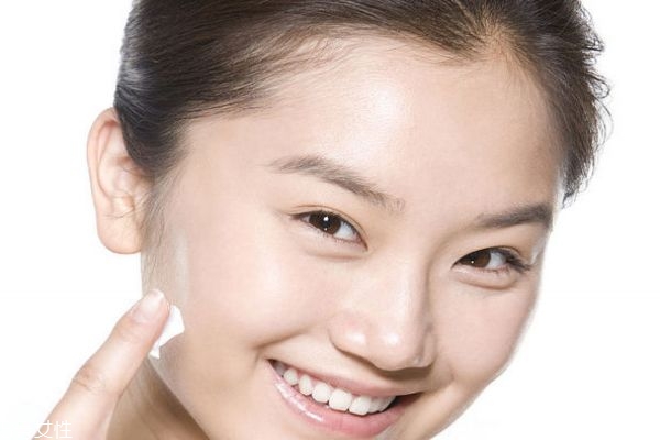 常見(jiàn)的護(hù)膚誤區(qū)有哪些 女生常見(jiàn)的六大護(hù)膚誤區(qū)