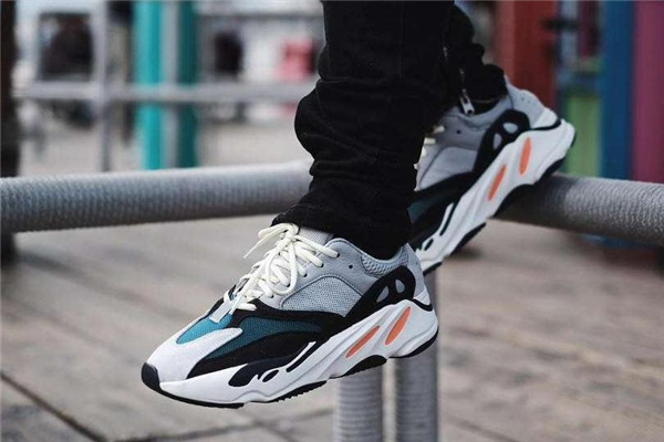 yeezy 700買(mǎi)小了怎么辦 這樣來(lái)處理