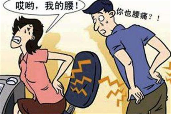 脊椎側(cè)彎造成胸悶、背部疼痛