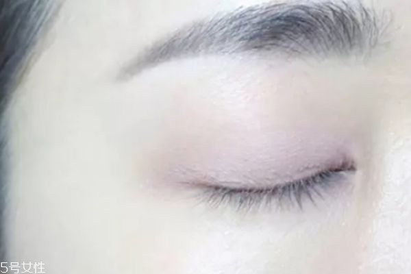 粉紫色眼妝怎么畫(huà) 粉色和紫色眼影的畫(huà)法