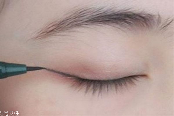 怎么畫(huà)眼線 畫(huà)眼線的簡(jiǎn)單方法