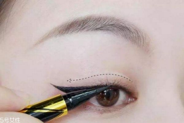 怎么畫(huà)眼線 畫(huà)眼線的簡(jiǎn)單方法