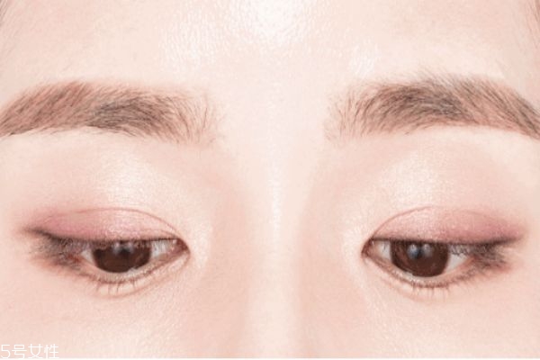 怎么畫(huà)眼線 畫(huà)眼線的簡(jiǎn)單方法