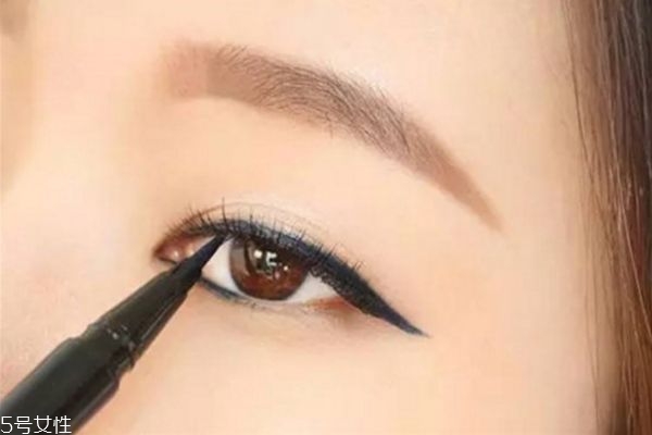 怎么畫(huà)眼線 畫(huà)眼線的簡(jiǎn)單方法