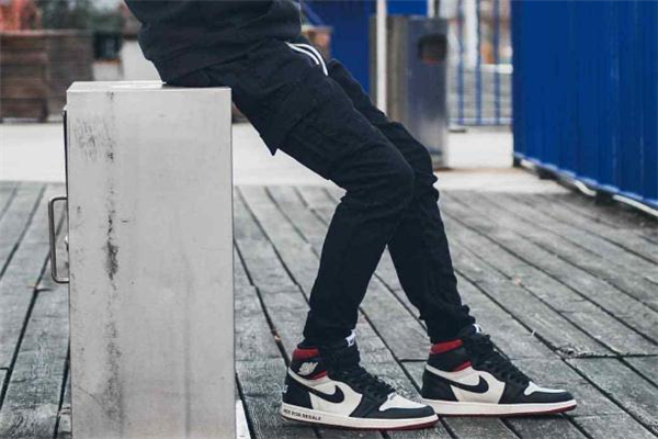 aj1禁止轉賣真假對比 鑒定方法要牢記