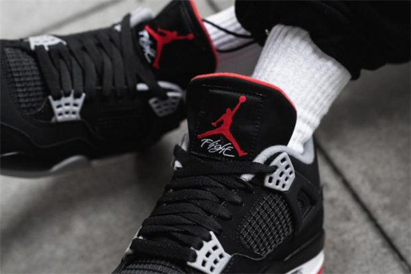 2019aj4黑紅復(fù)刻多少錢 顏值無(wú)可挑剔