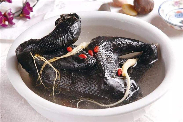 板栗烏雞湯的做法 板栗烏雞湯的功效與作用