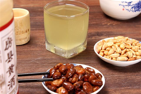 尿酸偏高能喝黃酒嗎 應禁止飲酒