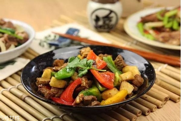 燉羊肉怎么做好吃 清燉羊肉最簡(jiǎn)單的做法