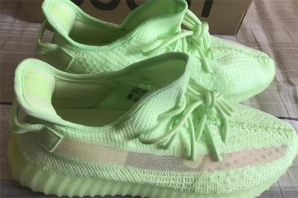 yeezy 350熒光綠開箱測評(píng) 椰子350夜光實(shí)物效果
