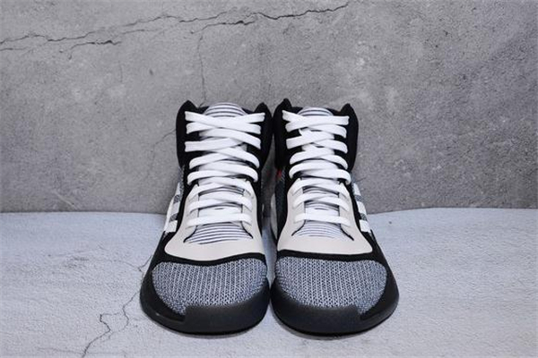 阿迪達(dá)斯marquee boost測評 年度最熱實戰(zhàn)球鞋