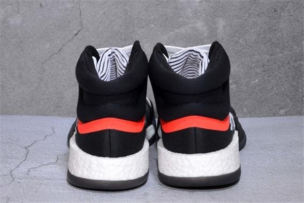 阿迪達(dá)斯marquee boost測評 年度最熱實戰(zhàn)球鞋
