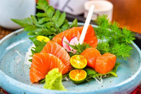 三文魚(yú)寄生蟲(chóng)感染癥狀 三文魚(yú)寄生蟲(chóng)多久發(fā)病