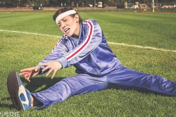 抽筋是什么原因造成的呢 睡覺(jué)為什么會(huì)腿抽筋