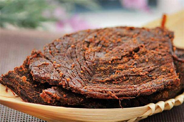 牛肉干有白點(diǎn)還能吃嗎 牛肉干放久了會壞嗎