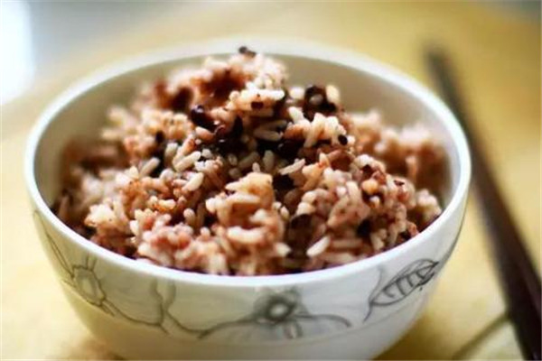 米飯一次沒(méi)蒸熟怎么辦 米飯夾生處理方法