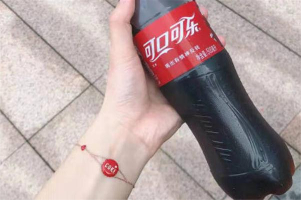 肥宅快樂水手鏈多少錢 周大?？煽诳蓸肥宙渻r(jià)格