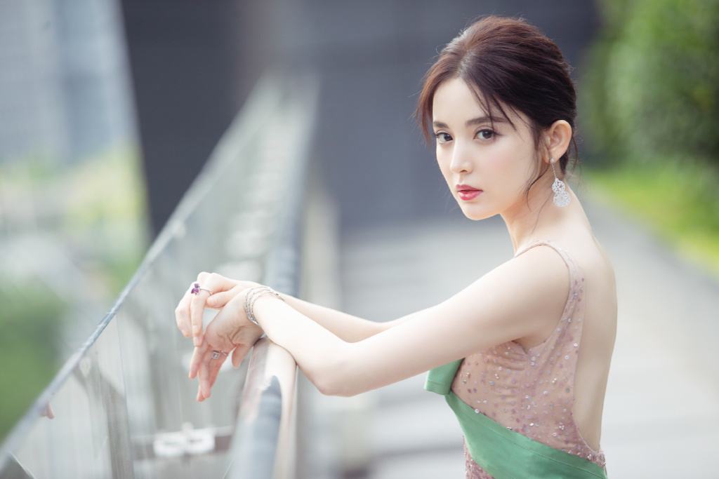 女人如何讓自己變得迷人 內(nèi)外兼?zhèn)?>
<p class=
