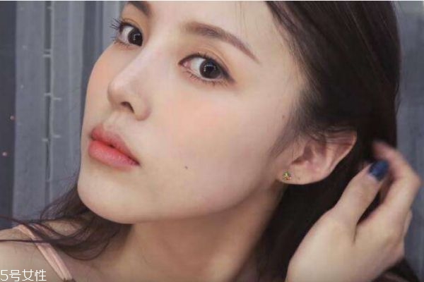 怎么畫日常妝 簡(jiǎn)單的日常妝怎么畫