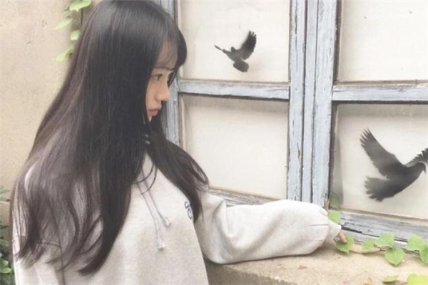 女人的衣服怎么會(huì)香 為什么女人穿過的衣服是香的