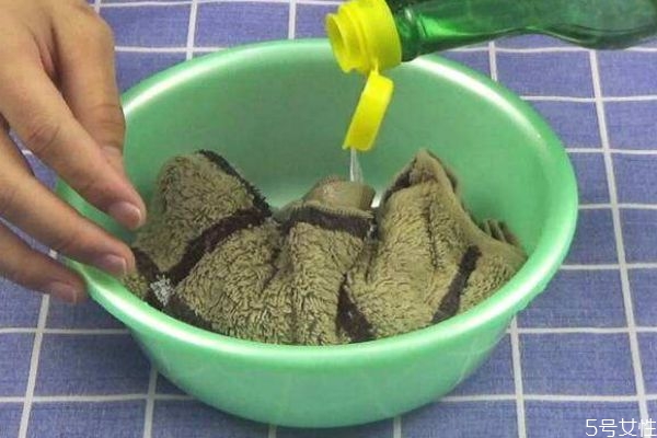 洗臉毛巾應該怎么清洗呢 清洗毛巾要注意什么呢