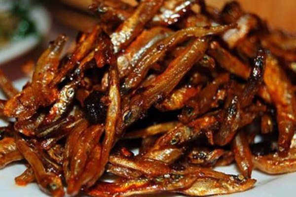 新鮮魚(yú)怎么曬成魚(yú)干 魚(yú)干和什么一起做好吃
