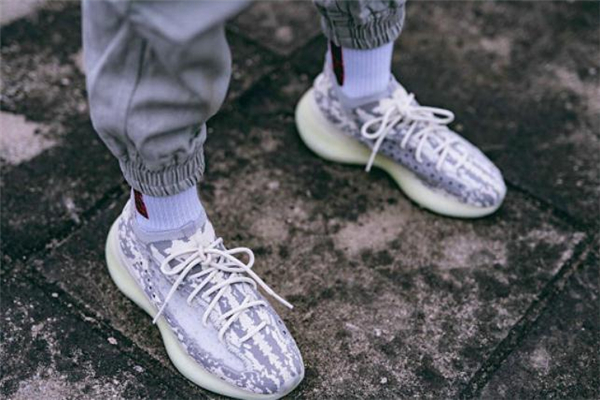 椰子380外星人開箱測評-yeezy 380 alien實(shí)物上腳圖