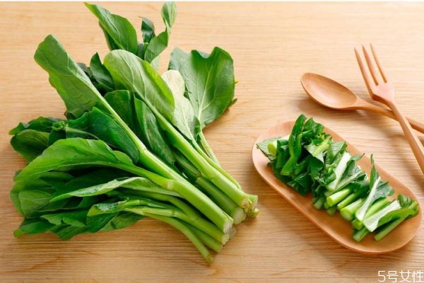 芥藍(lán)有什么營養(yǎng)價值呢 吃芥藍(lán)有什么注意的呢
