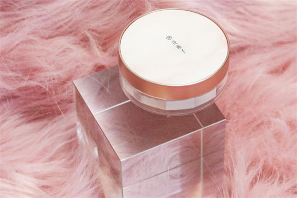 花西子散粉真的好用嗎 花西子散粉和紀(jì)梵希散粉哪個好